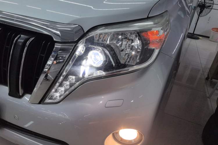 Used Toyota Prado 2016 3.5L Automatic TX-L Left Front Headlight