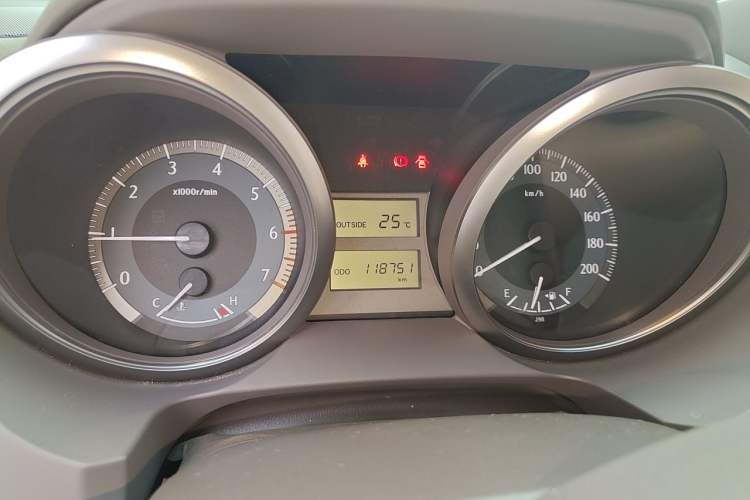 Used Toyota Prado 2016 2.7L Manual Transmission Odometer Close Up