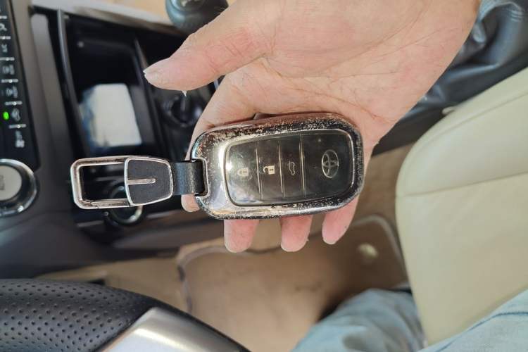Used Toyota Prado 2016 2.7L Manual Transmission Vehicle Key