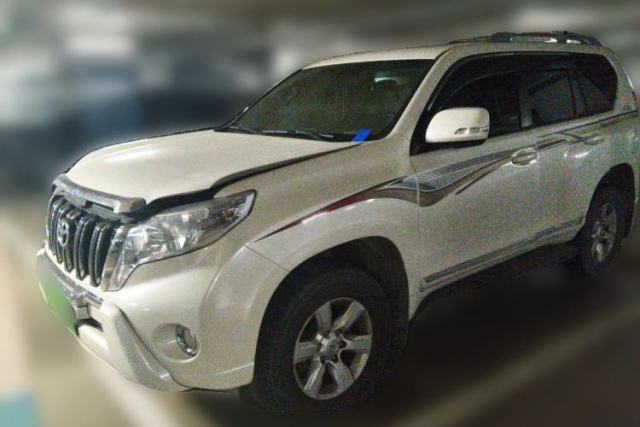 Used Toyota Prado 2016, 4.0-liter automatic, 7 seats