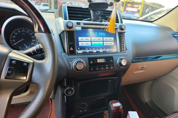 Used Toyota Prado  Audio And AC Panel