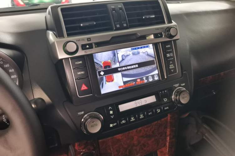 Used Toyota Prado 2016 2.7L Automatic Luxury Edition Audio And AC Panel