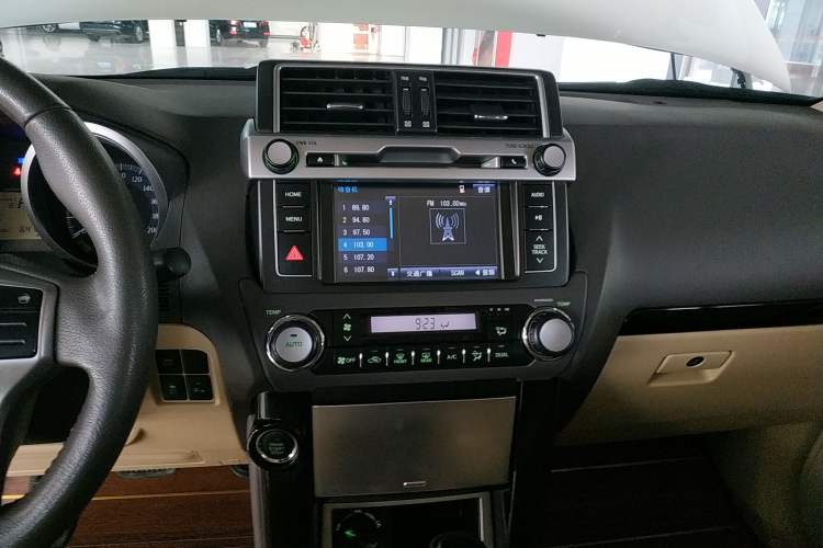 Used Toyota Prado 2016 2.7L Automatic Standard Edition Audio And AC Panel