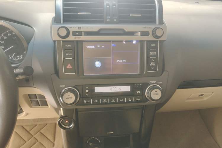 Used Toyota Prado 2016 2.7L Automatic Luxury Edition Audio And AC Panel