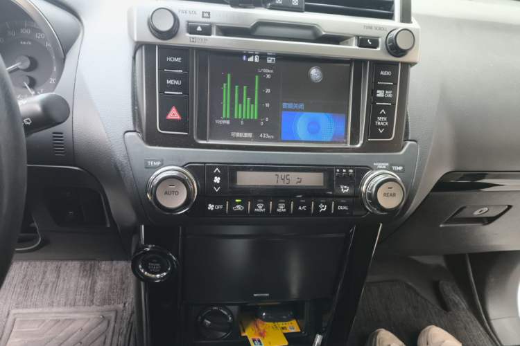 Used Toyota Prado 2016 2.7L Automatic Luxury Edition Audio And AC Panel