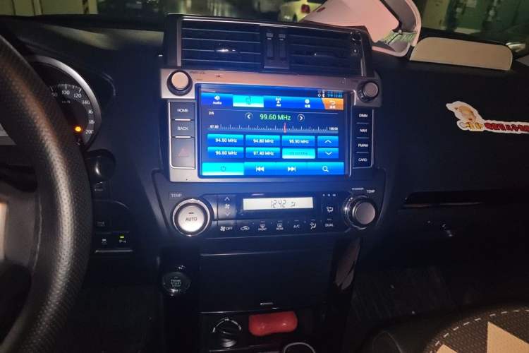 Used Toyota Prado 2016 2.7L Automatic Standard Edition Audio And AC Panel