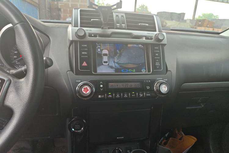 Used Toyota Prado 2016 3.5L Automatic TX-L Audio And AC Panel