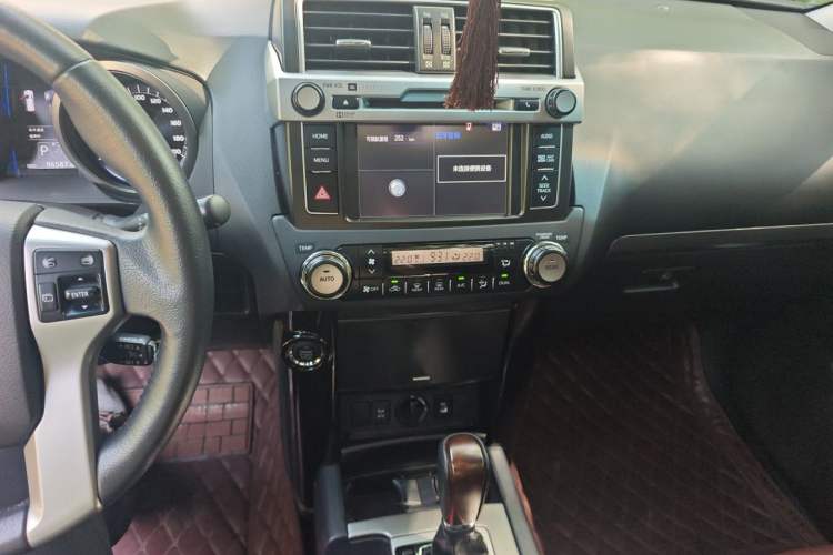 Used Toyota Prado 2016 3.5L Automatic TX-L NAVI Audio And AC Panel