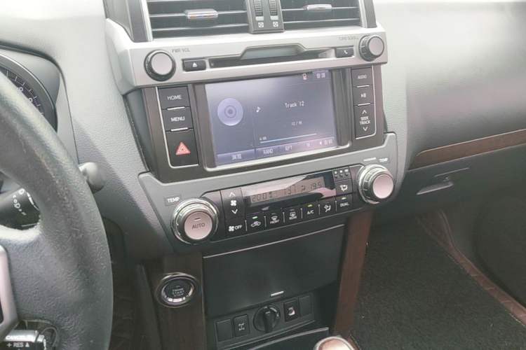 Used Toyota Prado 2016 3.5L Automatic TX-L Audio And AC Panel