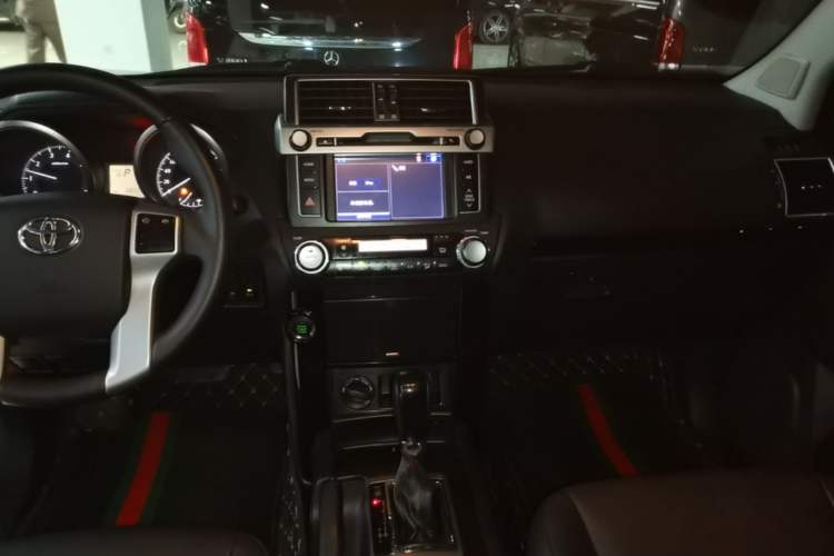 Used Toyota Prado 2016 2.7L Automatic Standard Edition Audio And AC Panel