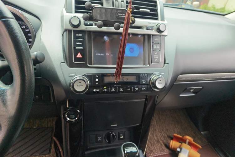 Used Toyota Prado 2016 3.5L Automatic TX-L Audio And AC Panel