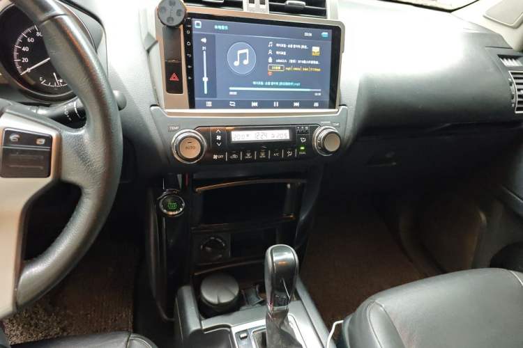Used Toyota Prado 2016 2.7L Automatic Standard Edition Audio And AC Panel