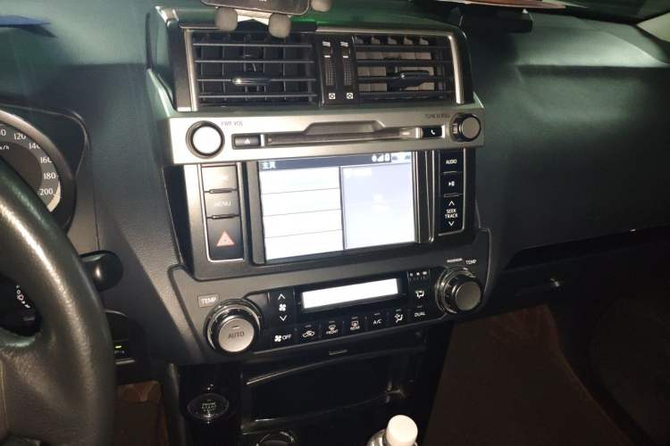 Used Toyota Prado 2016 2.7L Automatic Standard Edition Audio And AC Panel