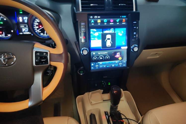 Used Toyota Prado 2016 3.5L Automatic TX-L Audio And AC Panel