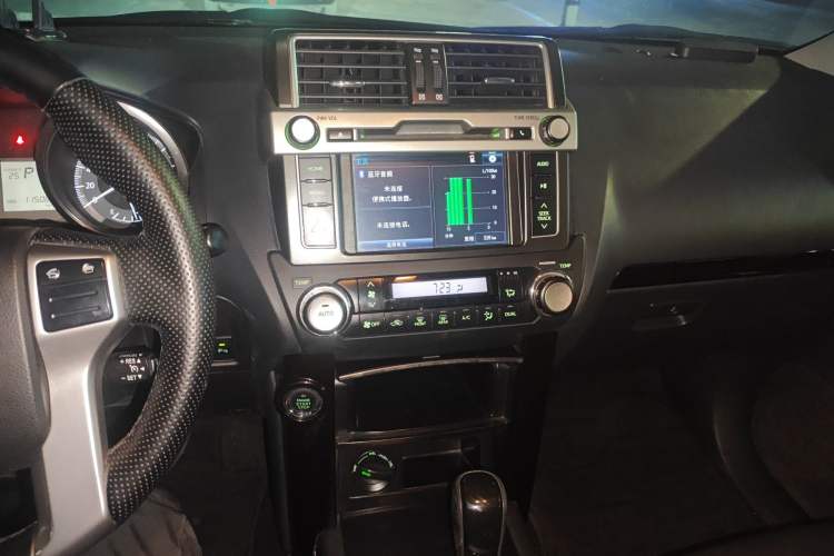 Used Toyota Prado 2016 2.7L Automatic Standard Edition Audio And AC Panel