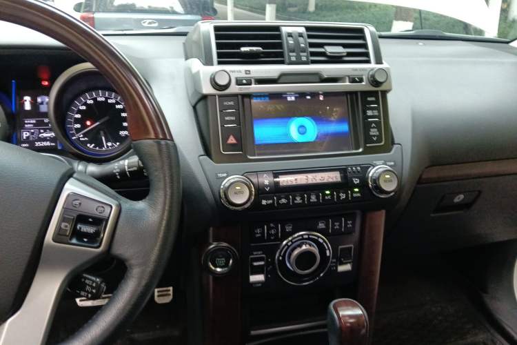 Used Toyota Prado 2016 3.5L Automatic VX NAVI Audio And AC Panel