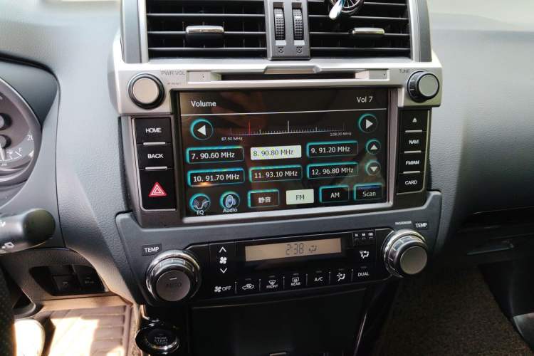 Used Toyota Prado 2016 2.7L Automatic Standard Edition Audio And AC Panel