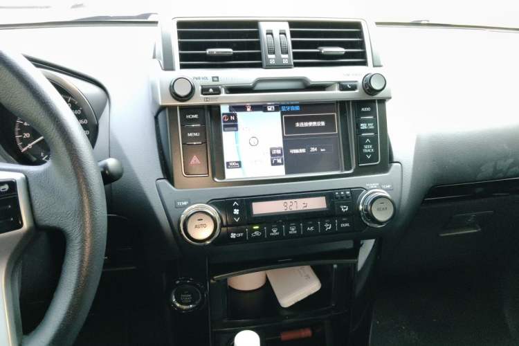 Used Toyota Prado 2016 2.7L Automatic Luxury Edition Audio And AC Panel