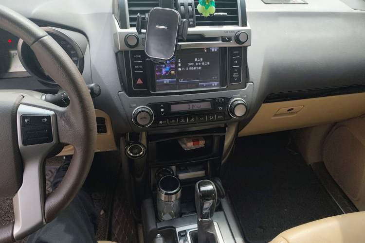 Used Toyota Prado 2016 2.7L Automatic Standard Edition Audio And AC Panel