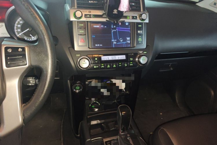 Used Toyota Prado 2016 2.7L Automatic Luxury Edition Audio And AC Panel