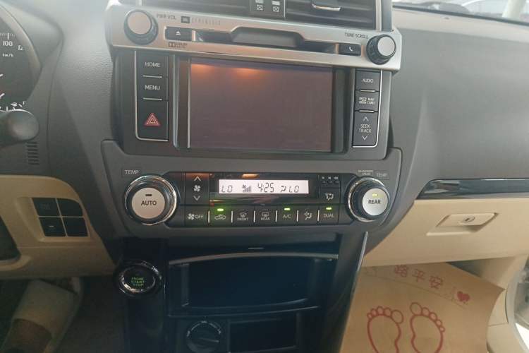 Used Toyota Prado 2016 2.7L Automatic Luxury Edition Audio And AC Panel