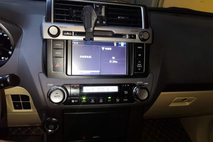 Used Toyota Prado 2016 3.5L Automatic TX-L Audio And AC Panel