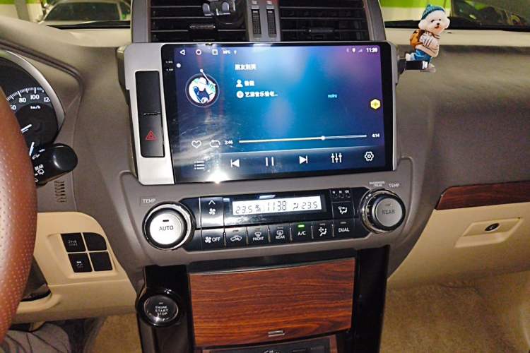Used Toyota Prado 2016 4.0L 7-Seater Gasoline Low-Power Version Middle East Edition Audio And AC Panel