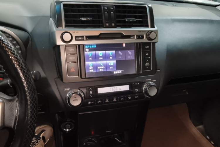 Used Toyota Prado 2016 2.7L Automatic Standard Edition Audio And AC Panel