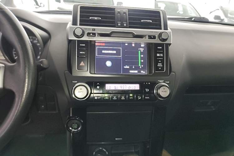 Used Toyota Prado 2016 2.7L Automatic Luxury Edition Audio And AC Panel