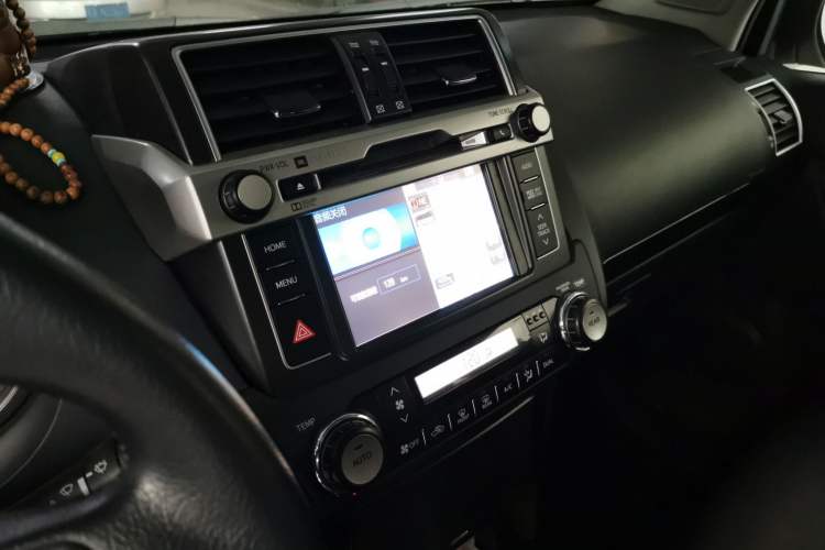 Used Toyota Prado 2016 2.7L Automatic Luxury Edition Audio And AC Panel