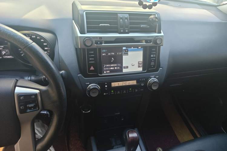 Used Toyota Prado 2016 3.5L Automatic TX-L NAVI Audio And AC Panel
