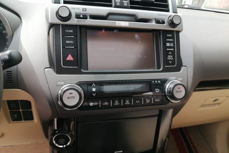 Used Toyota Prado 2016 2.7L Automatic Luxury Edition Audio And AC Panel