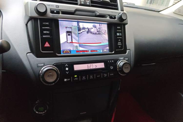 Used Toyota Prado 2016 2.7L Automatic Luxury Edition Audio And AC Panel