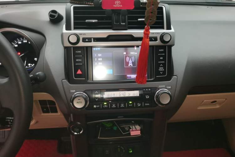 Used Toyota Prado 2016 3.5L Automatic TX-L Audio And AC Panel