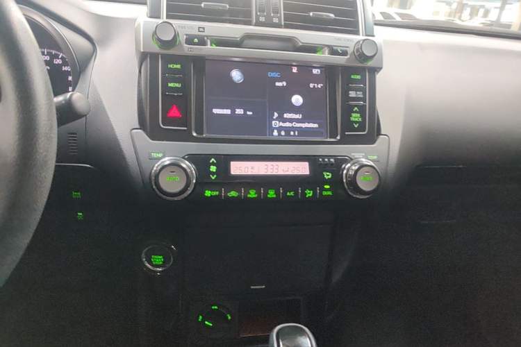 Used Toyota Prado 2016 2.7L Automatic Luxury Edition Audio And AC Panel