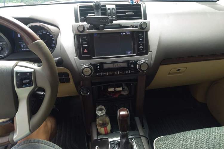 Used Toyota Prado 2016 3.5L Automatic TX-L Audio And AC Panel