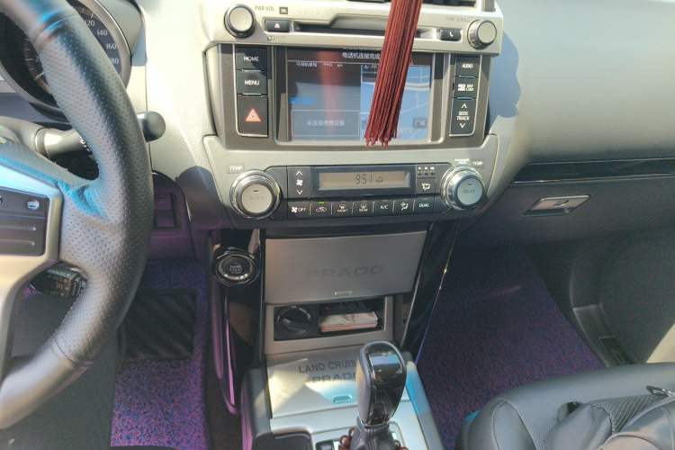 Used Toyota Prado 2016 2.7L Automatic Luxury Edition Audio And AC Panel