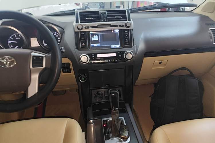 Used Toyota Prado 2016 2.7L Automatic Standard Edition Audio And AC Panel