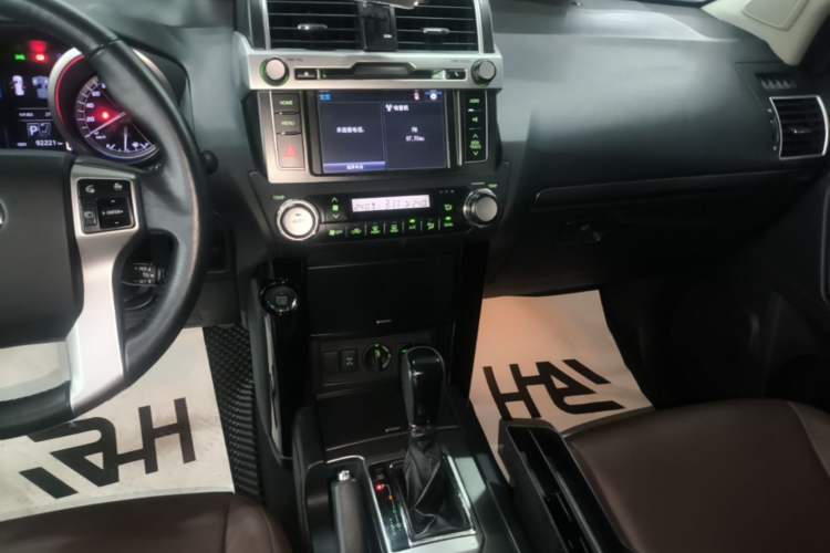 Used Toyota Prado 2016 3.5L Automatic TX-L Audio And AC Panel