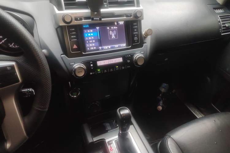 Used Toyota Prado 2016 2.7L Automatic Standard Edition Audio And AC Panel