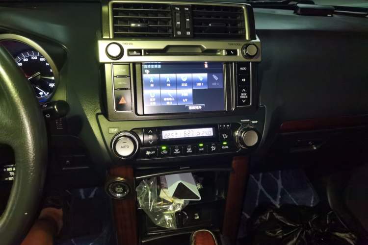 Used Toyota Prado 2016 3.5L Automatic TX-L Audio And AC Panel