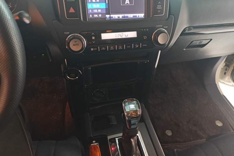Used Toyota Prado 2016 2.7L Automatic Standard Edition Audio And AC Panel