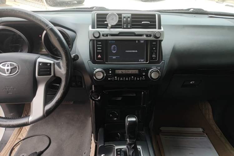 Used Toyota Prado 2016 2.7L Automatic Standard Edition Audio And AC Panel