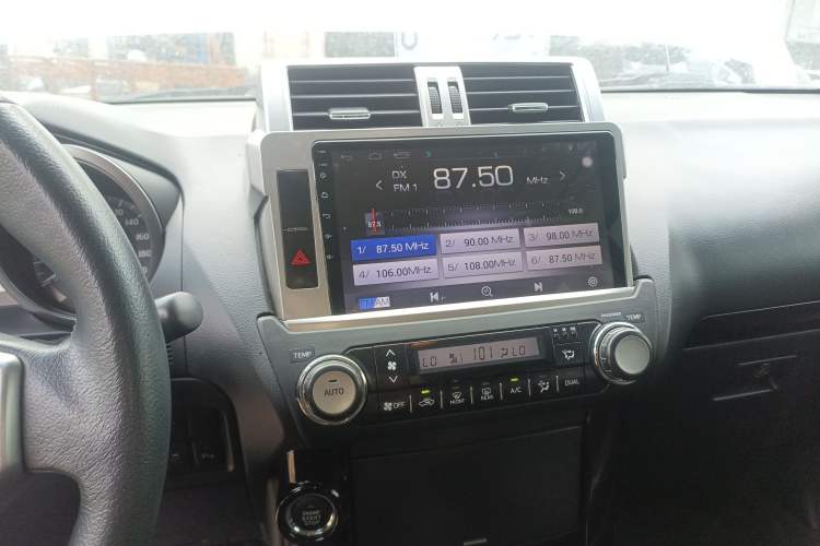 Used Toyota Prado 2016 2.7L Automatic Standard Edition Audio And AC Panel