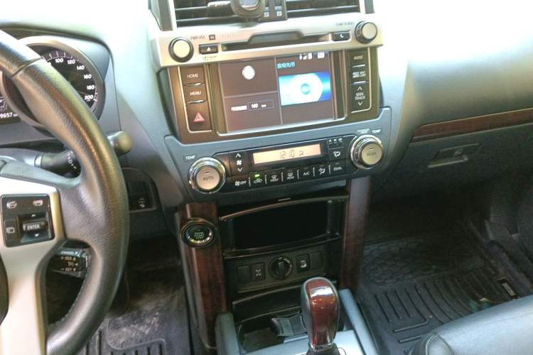 Used Toyota Prado 2016 3.5L Automatic TX-L NAVI Audio And AC Panel