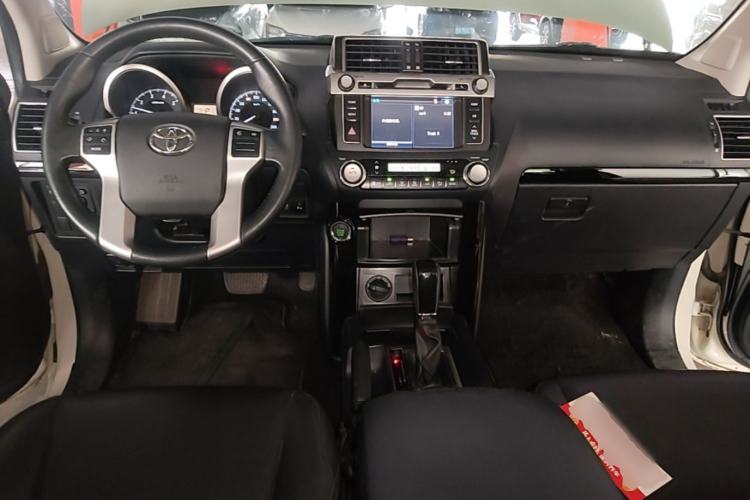Used Toyota Prado 2016 2.7L Automatic Standard Edition Center Console