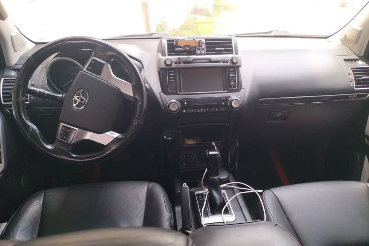 Used Toyota Prado 2016 2.7L Automatic Luxury Edition Center Console
