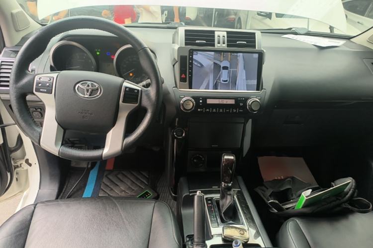 Used Toyota Prado 2016 2.7L Automatic Standard Edition Center Console
