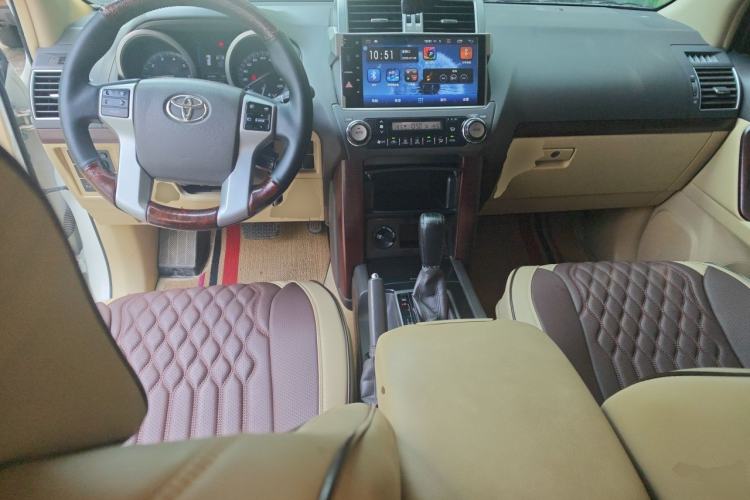 Used Toyota Prado  Center Console