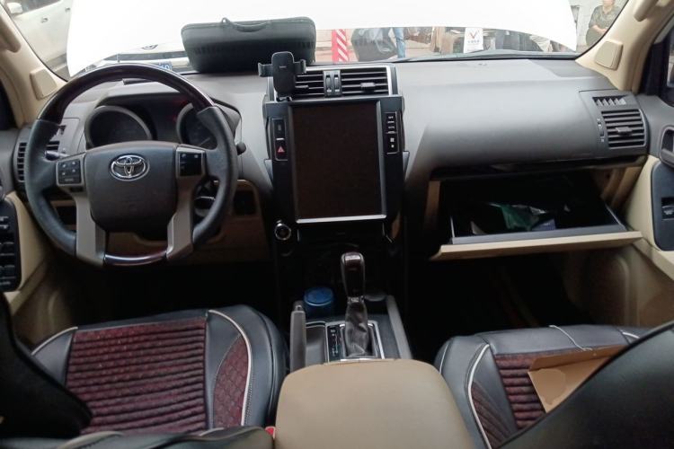 Used Toyota Prado 2016 2700 TX 7-Seater Middle East Version Center Console